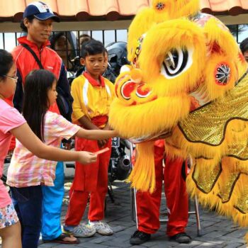 Der Drache das glücksbringende Fabelwesen der chinesischen Geschichte auf den Straßen von Bangkok