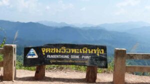 Ausschtspunkt im Kaeng Krachan Park mit herrlichem Blick über die Umgebung