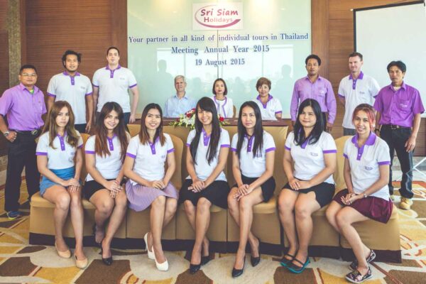 Das Team von Sri Siam Holidays in Bangkok freut sich auf Ihre Reiseanfrage