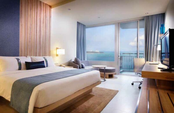 pattaya holiday inn