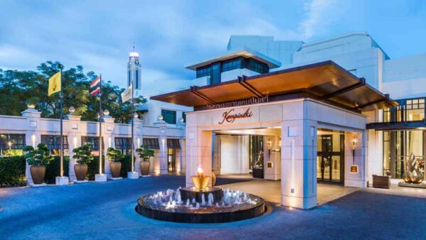 Das Siam Kempinski Hotel in Bangkok befindet sich direkt hinter der Siam Paragon Mall und ist sehr zentral gelegen. Ein ideales Hotel für einen Urlaub in Bangkok