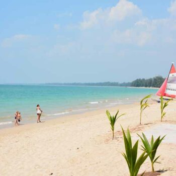 Ein Blick über den Pak weep Beach vor dem Pullman Khao Lak Resort