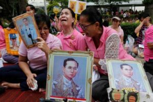 Ein Land in Trauer. Thailand wird zum Land der tausend Tränen.