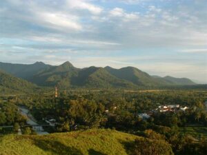 Genießen Sie die Ausblicke von den Chokolade Hills in Ranong.