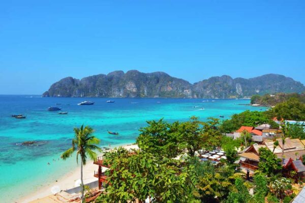 Das ist der Ausblick des Phi Phi The Beach Resorts. Von hier aus kann man eine sehr schöne Wanderung zum Inselzentrum unternehmen.