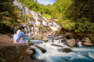 Der Mae Ya Wasserfall im Doi Inthanon Nationalpark