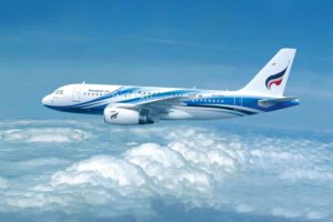 Flugzeug der Bangkok Airways am Himmel