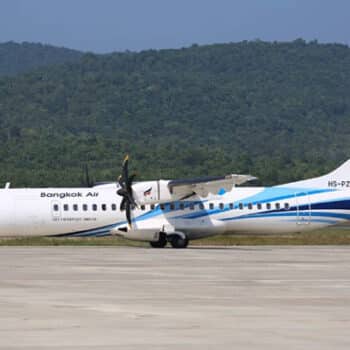 Flugzeug der Bangkok Airways auf dem Flughafen von Koh Samui