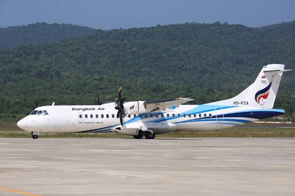 Flugzeug der Bangkok Airways auf dem Flughafen von Koh Samui