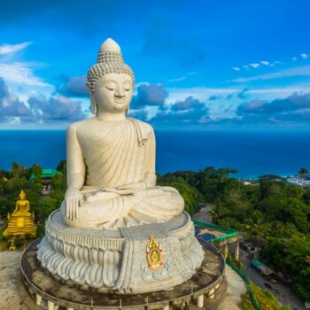 Big Buddha von Phuket mit Blick über die Insel Phuket