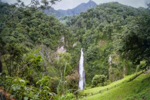 Blick auf den Wasserfall Namtok Mae Surin National Park,-Mae-Hong-Son,-Thailand