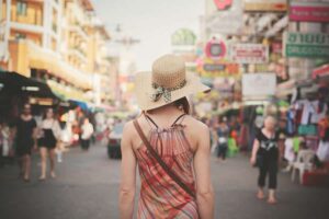 Touristin auf den Strassen in China Town, Bangkok, Thailand, Sandbox Reisen