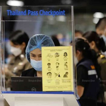 Immigration Schalter am Flughafen von Bangkok