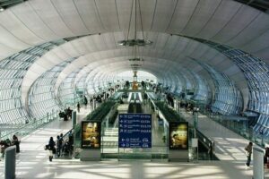 Terminal des Bangkoker Flughafen von innen