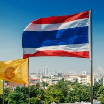 Die thailändische Nationalflagge, die Flagge für die königliche Familie.