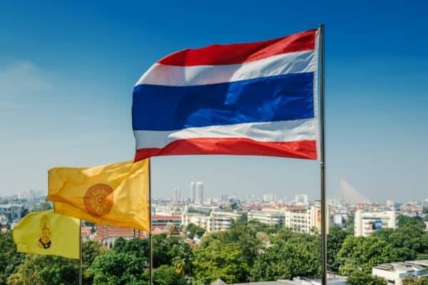 Die thailändische Nationalflagge, die Flagge für die königliche Familie.