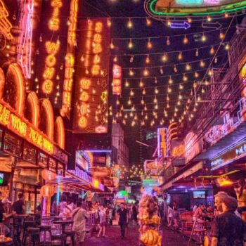 Blick in die Soi Cowboy mit den berüchtigten Bars, vor Covid-19.