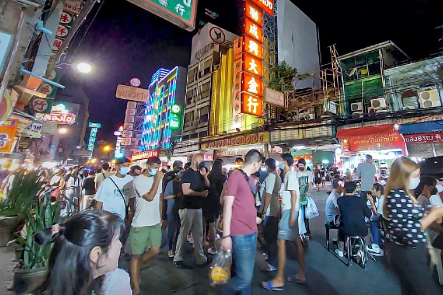 Die Yaowarat Road in Bangkok, eine der coolsten der Straßen der Welt.