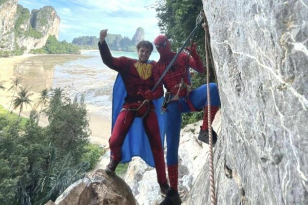 Spiderman spinnt ein Netz, um den Tourismus in Thailand zu fördern