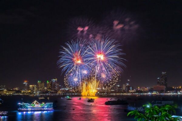 Offizielle rechnen mit über 100.000 Besuchern beim Internationalen Feuerwerksfestival in Pattaya