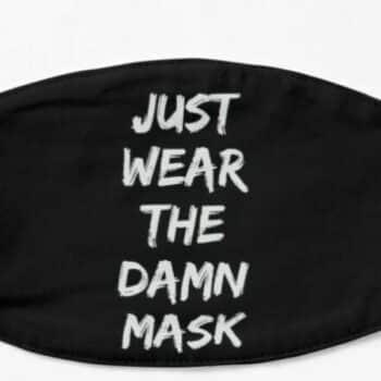 Die Behörden haben erneut das Tragen von Masken in Menschenansammlungen empfohlen.