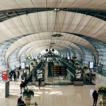 Der Flughafen Suvarnabhumi verzeichnet 57.000 internationale Reisende, die am Donnerstag ankommen.