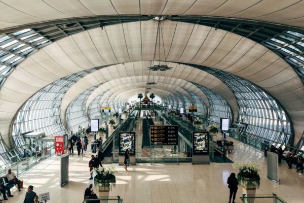 Der Flughafen Suvarnabhumi verzeichnet 57.000 internationale Reisende, die am Donnerstag ankommen.