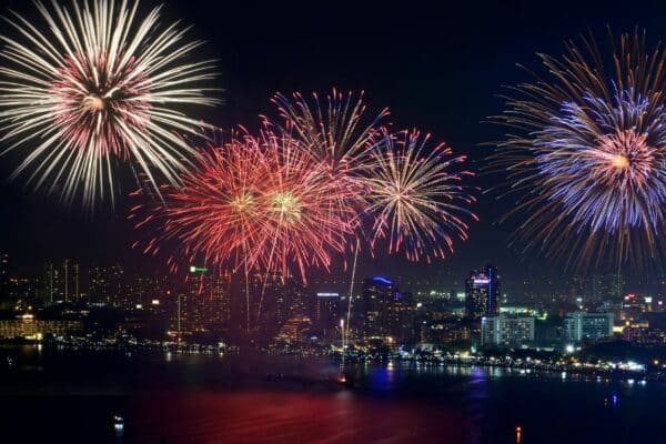 Pattaya sagt das Feuerwerk zum Jahreswechsel ab. Weitere absagen werden erwartet.