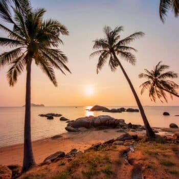 Die Insel Koh Mak in der östlichen Provinz Trat und das Dorf Huay Pu Keng in der nördlichen Provinz Mae Hong Son wurden mit einem Nachhaltigkeitspreis ausgezeichnet.