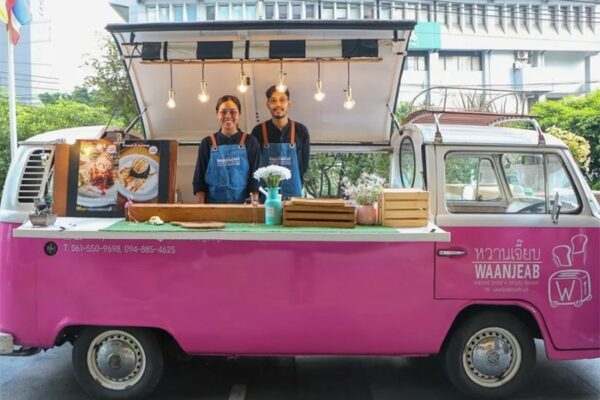 Thailändische Offizielle haben Food Trucks als neuen Touristenmagneten erkannt.